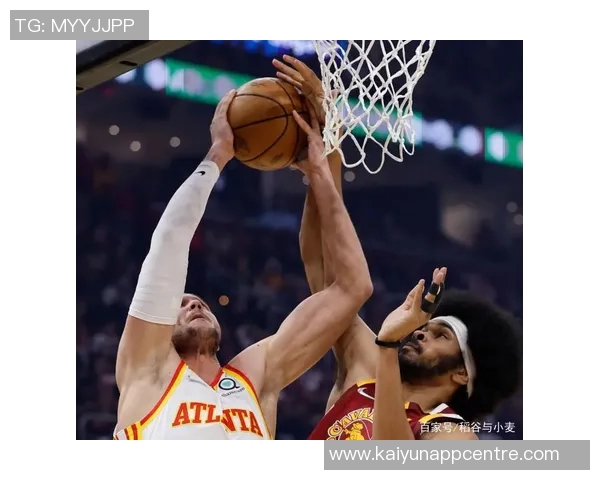 阿伦上半场表现抢眼独得双位数得分助力全队奋战篮下