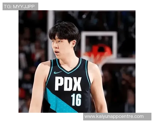 杨瀚森谈G联赛经历:被亚当斯一推就倒地更爱推腰的比赛风格 杨瀚森谈G联赛经历:被亚当斯一推就倒地更爱推腰的比赛风格