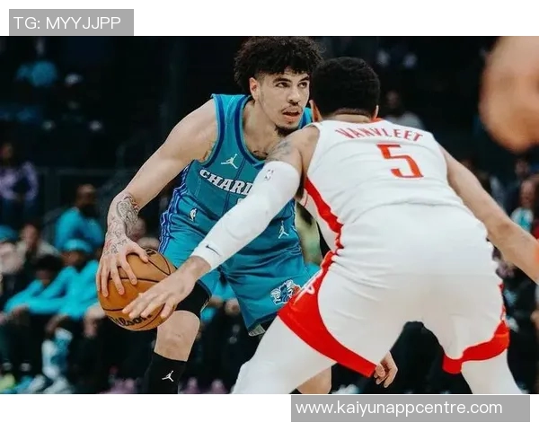 拉梅洛鲍尔全场表现出色19投8中砍下20分11助攻末节独得7分助球队取胜 拉梅洛鲍尔全场表现出色19投8中砍下20分11助攻末节独得7分助球队取胜